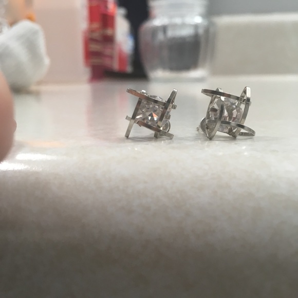 Beautiful earrings - Picture 3 of 6